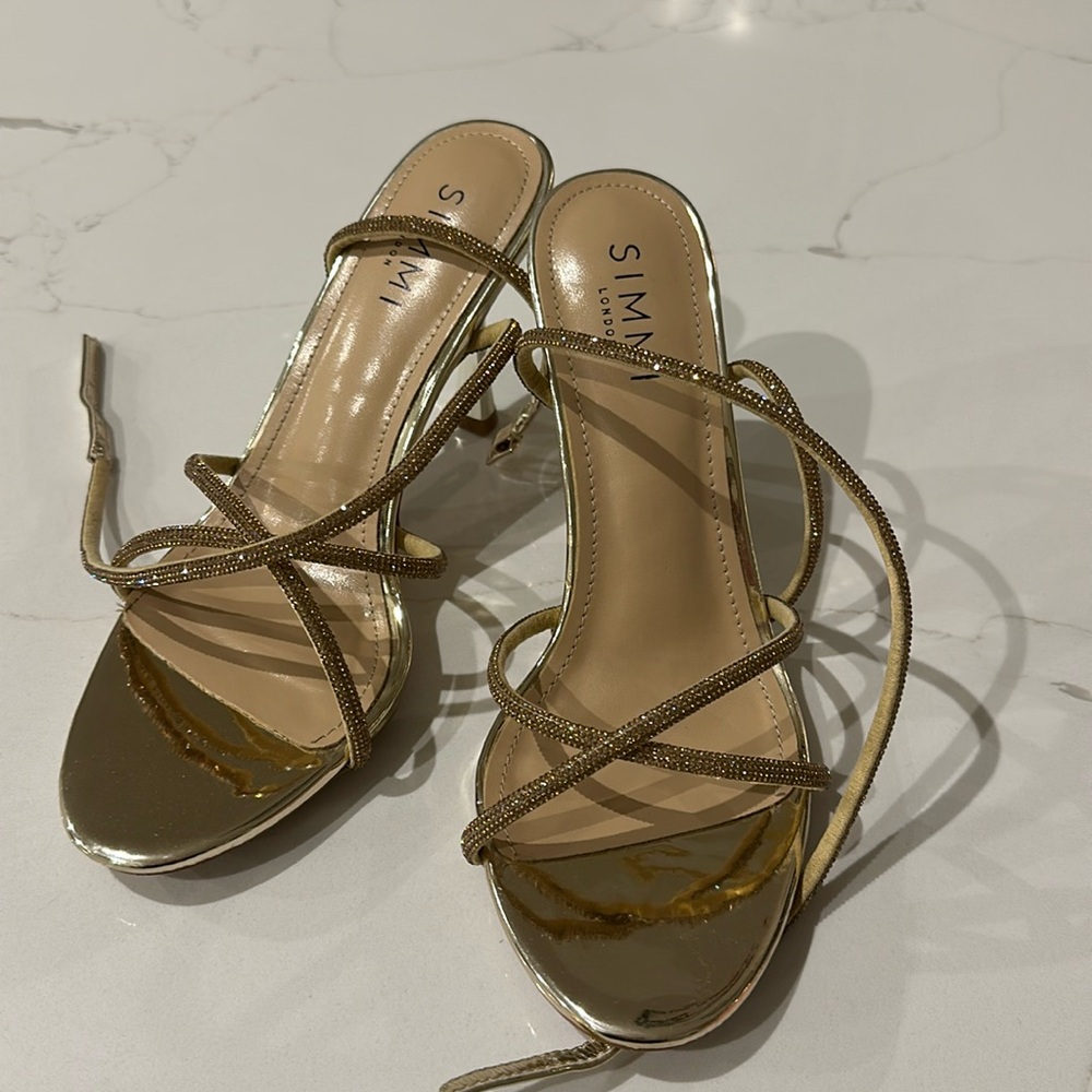 Simmi London Gold high heels. Size 9. Brand New